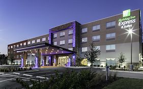 Holiday Inn Express & Suites Wilmington West - Medical Park By Ihg