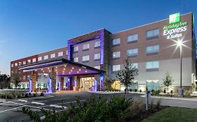 Holiday Inn Express & Suites Wilmington West - Medical Park By Ihg